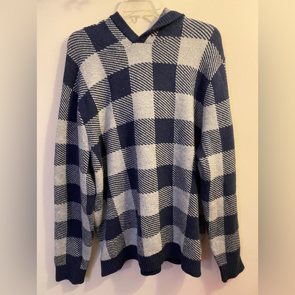 Men’s navy and gray checkered hoodie